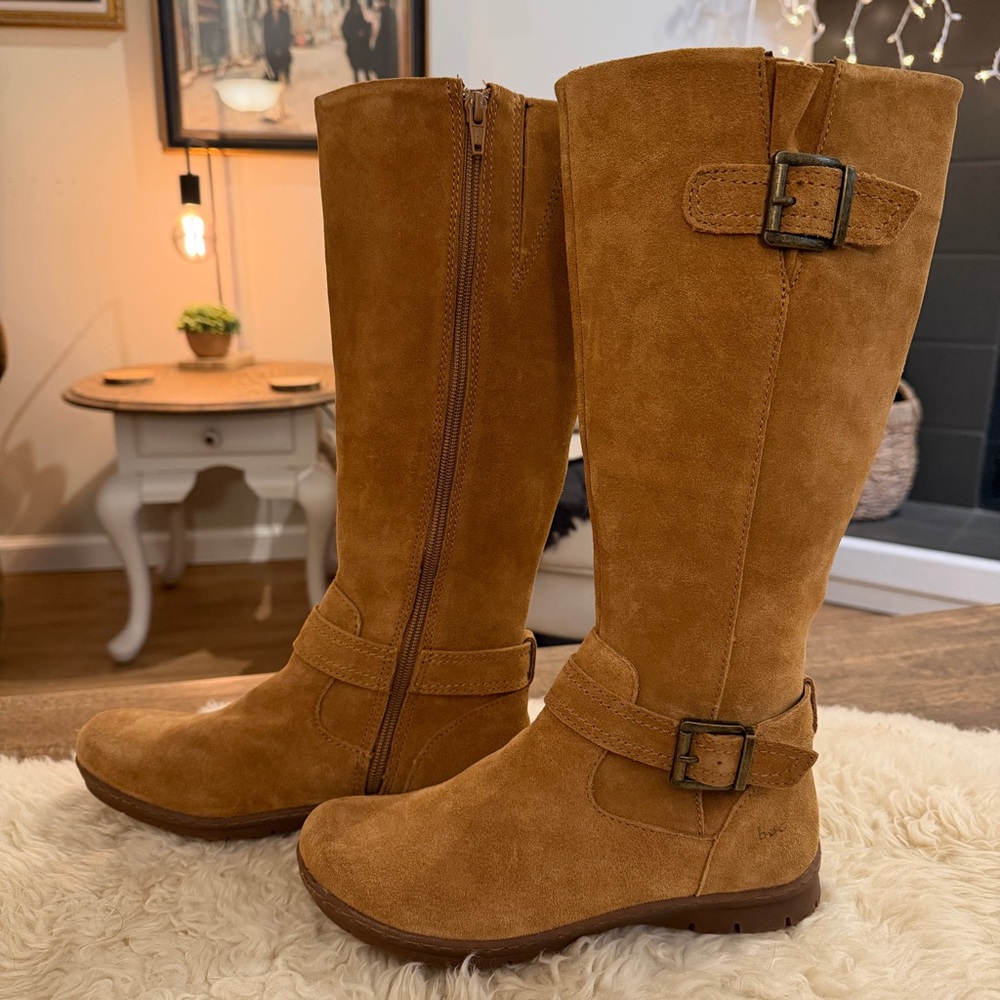 NWT b.o.c by BØRN Tall Brown Suede Riding Boots Size 6M Buckles FLEXTRA - Picture 4 of 11